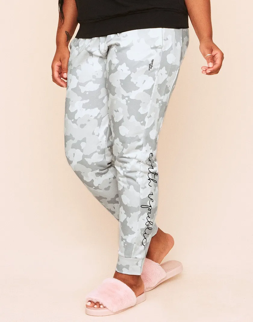 Shawn Jogger Pant Novelty Gray Plus activewear bundle Model 2