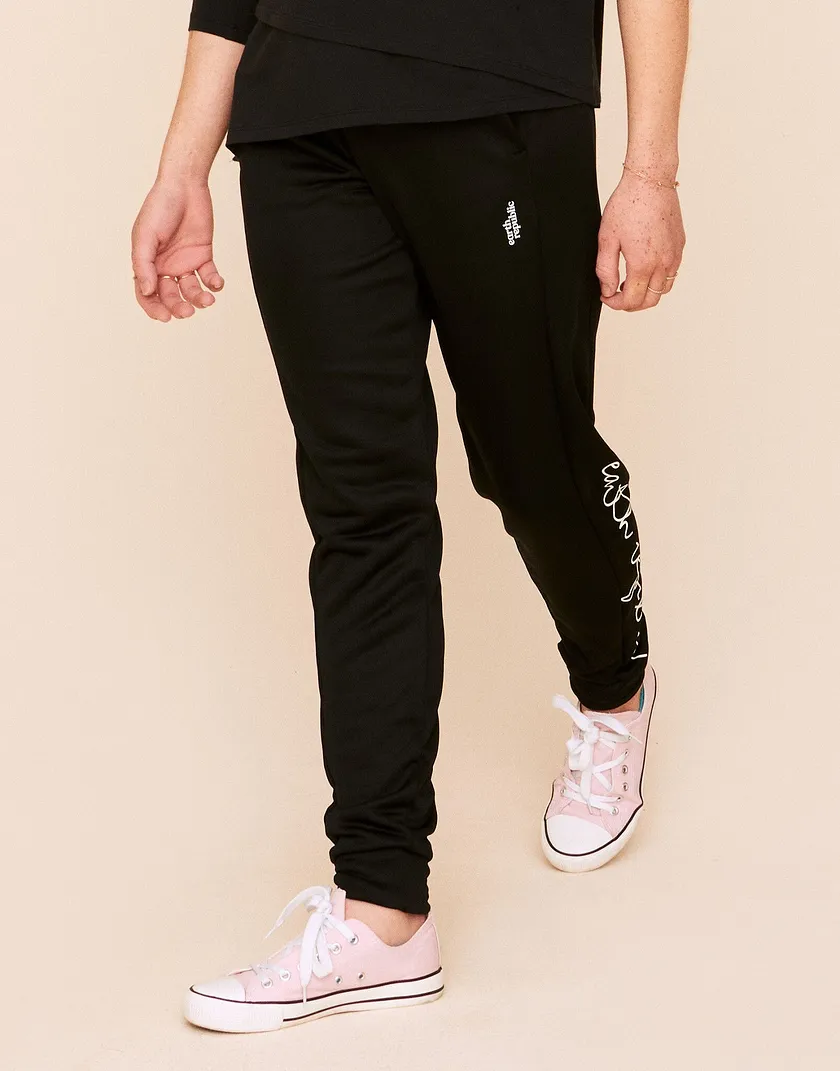 Shawn Jogger Pant Black activewear bundle Model 4