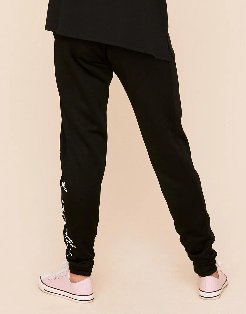 Shawn Jogger Pant Black activewear bundle Model 6