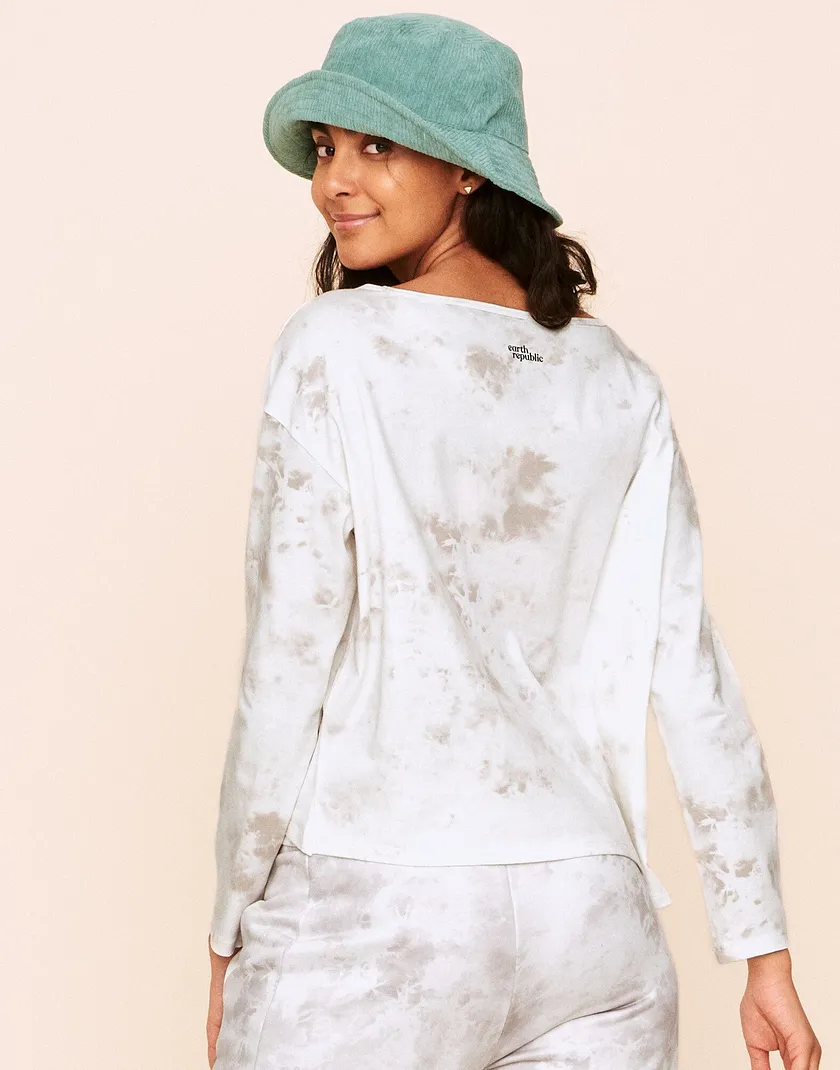 Robin Top Tie Dye Beige activewear bundle Model 5
