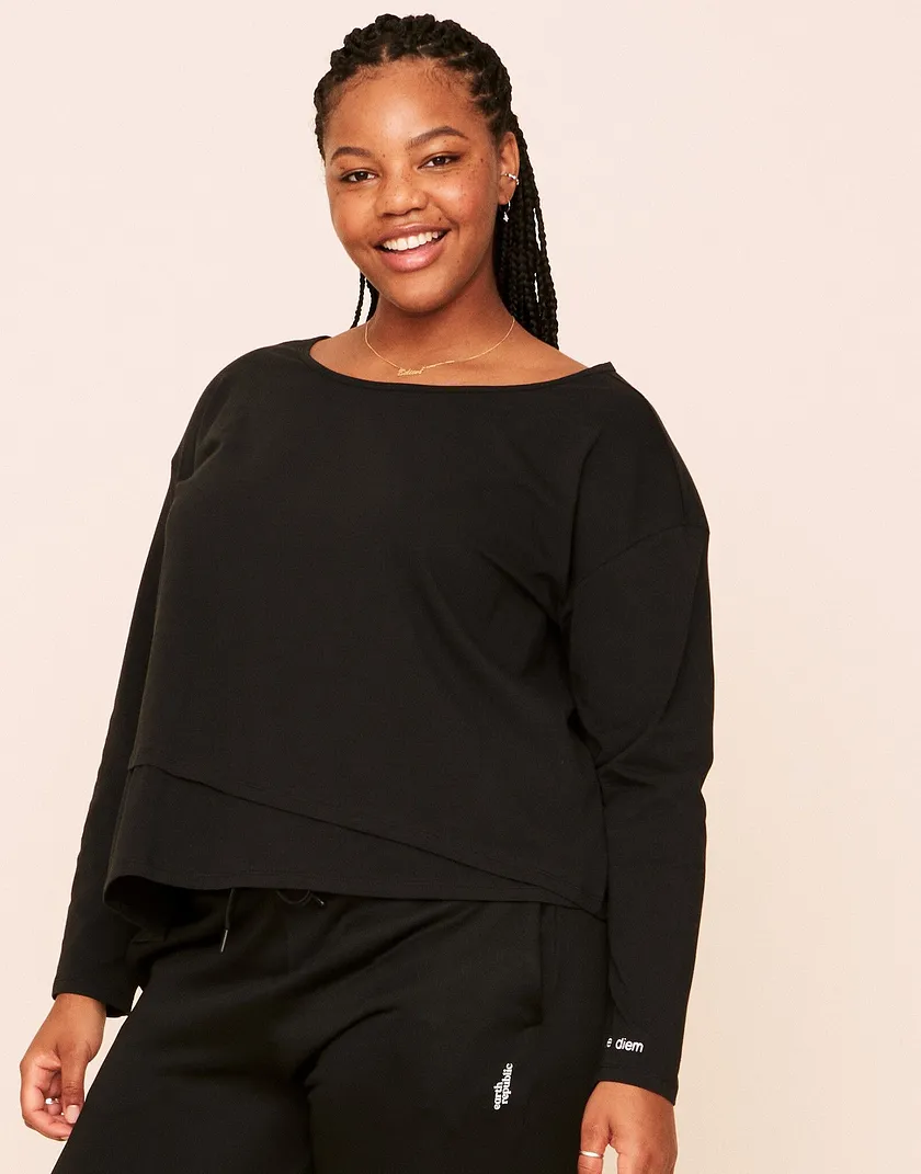 Robin Top Black Plus activewear bundle Model 2