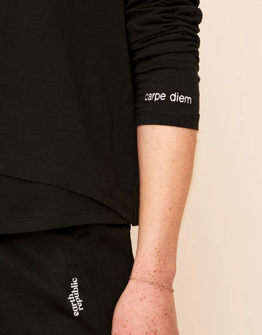 Robin Top Black activewear bundle Model 4