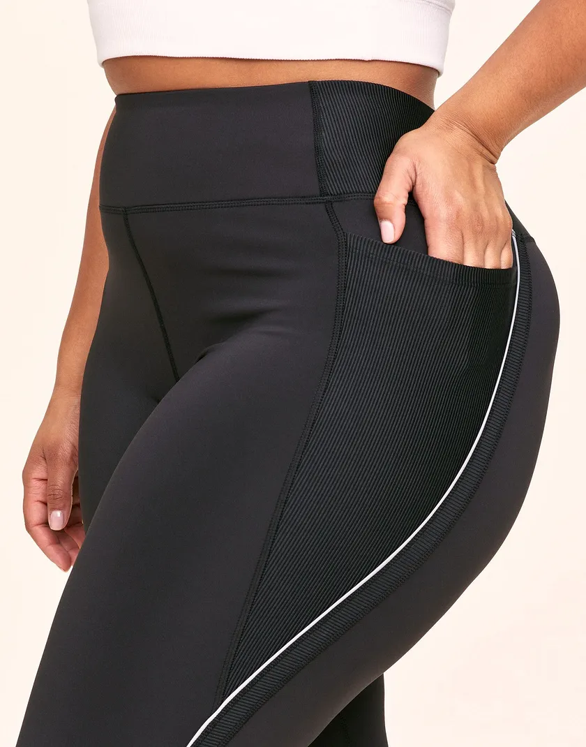 Bailey Brushed 7/8 Black Plus activewear bundle Model 4