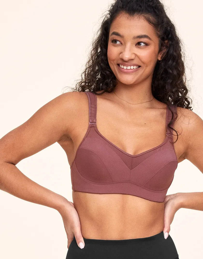 Maho Dark Brown Contour activewear bundle Model 4