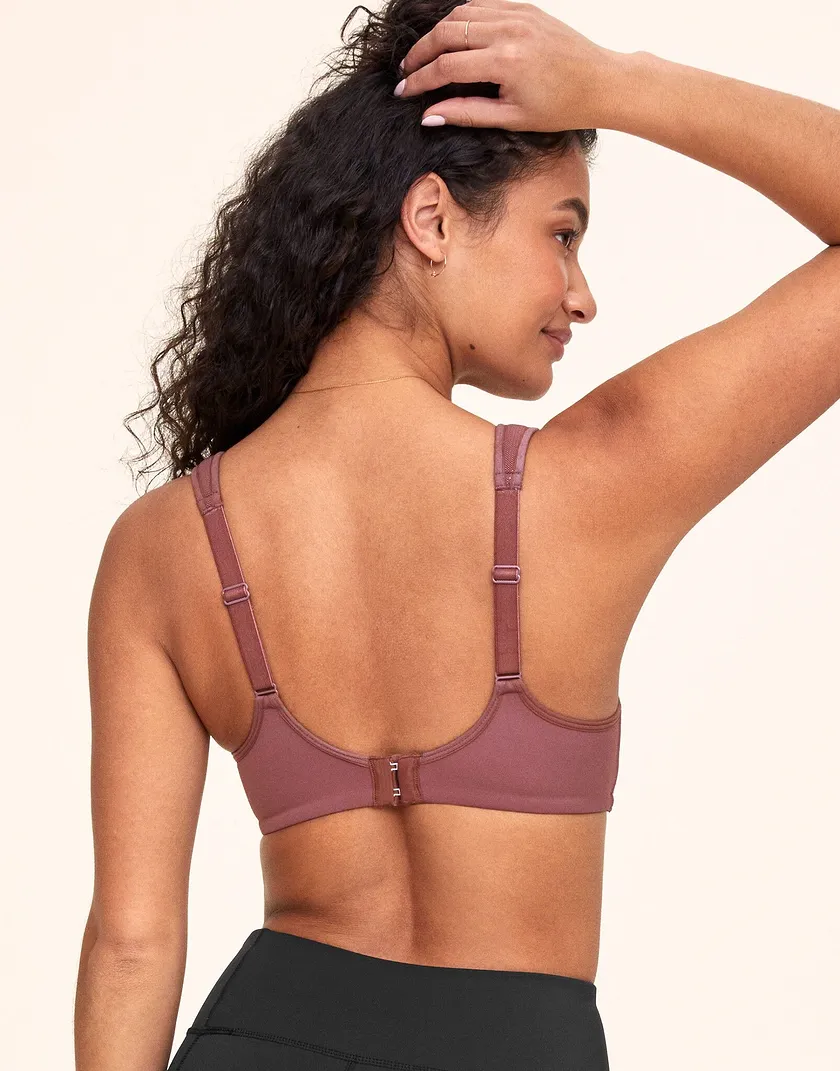 Maho Dark Brown Contour activewear bundle Model 6