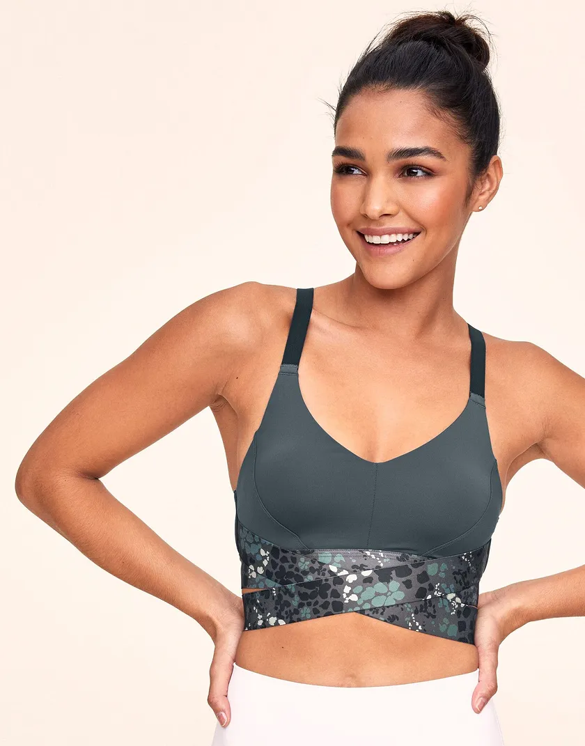Maven Dark Gray Contour activewear bundle Model 3