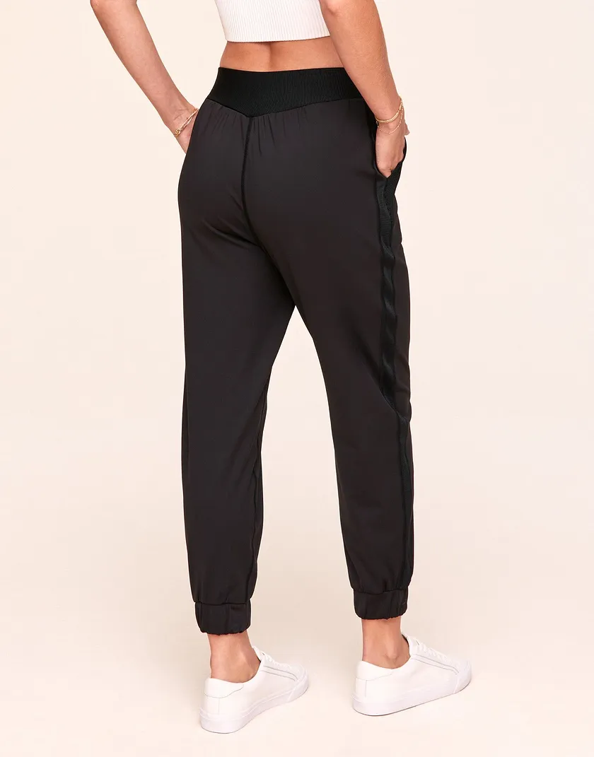 Anisha Black lounge bundle Model 6