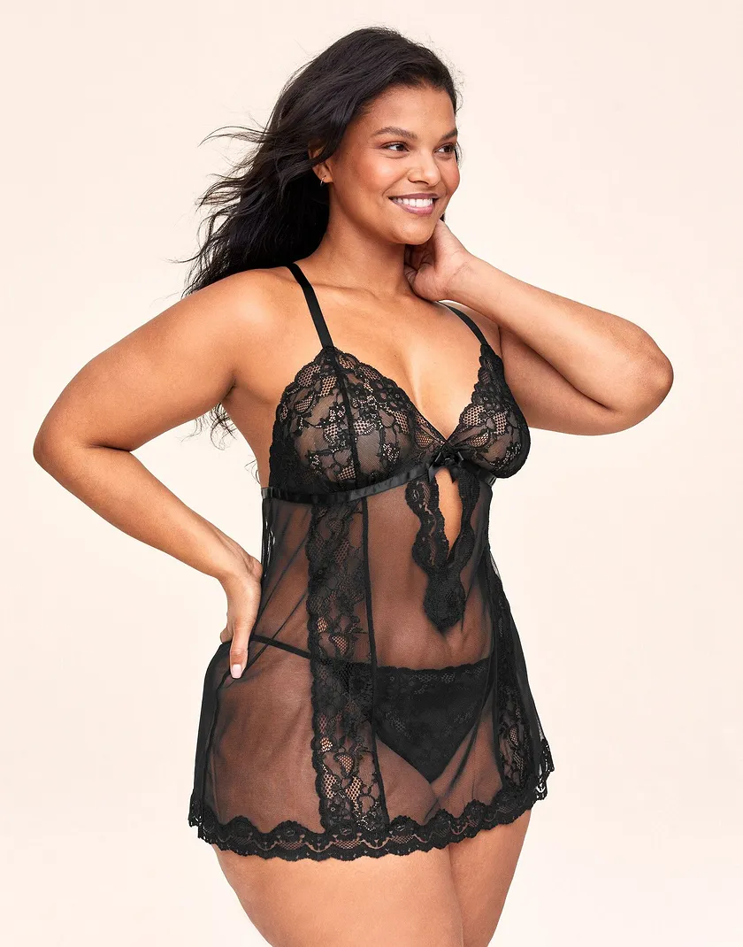 Alicia Black Plus Unlined lingerie bundle Model 2