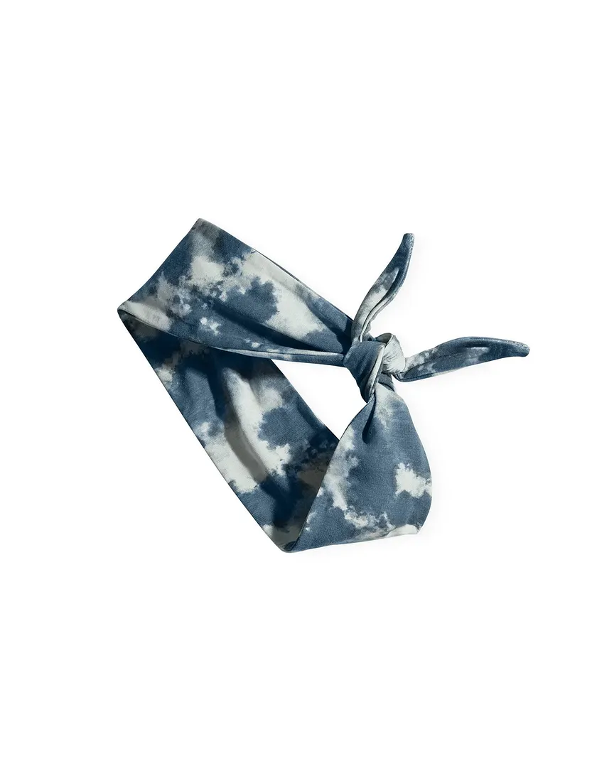 Amya Tie Dye Blue accessory bundle Still 2