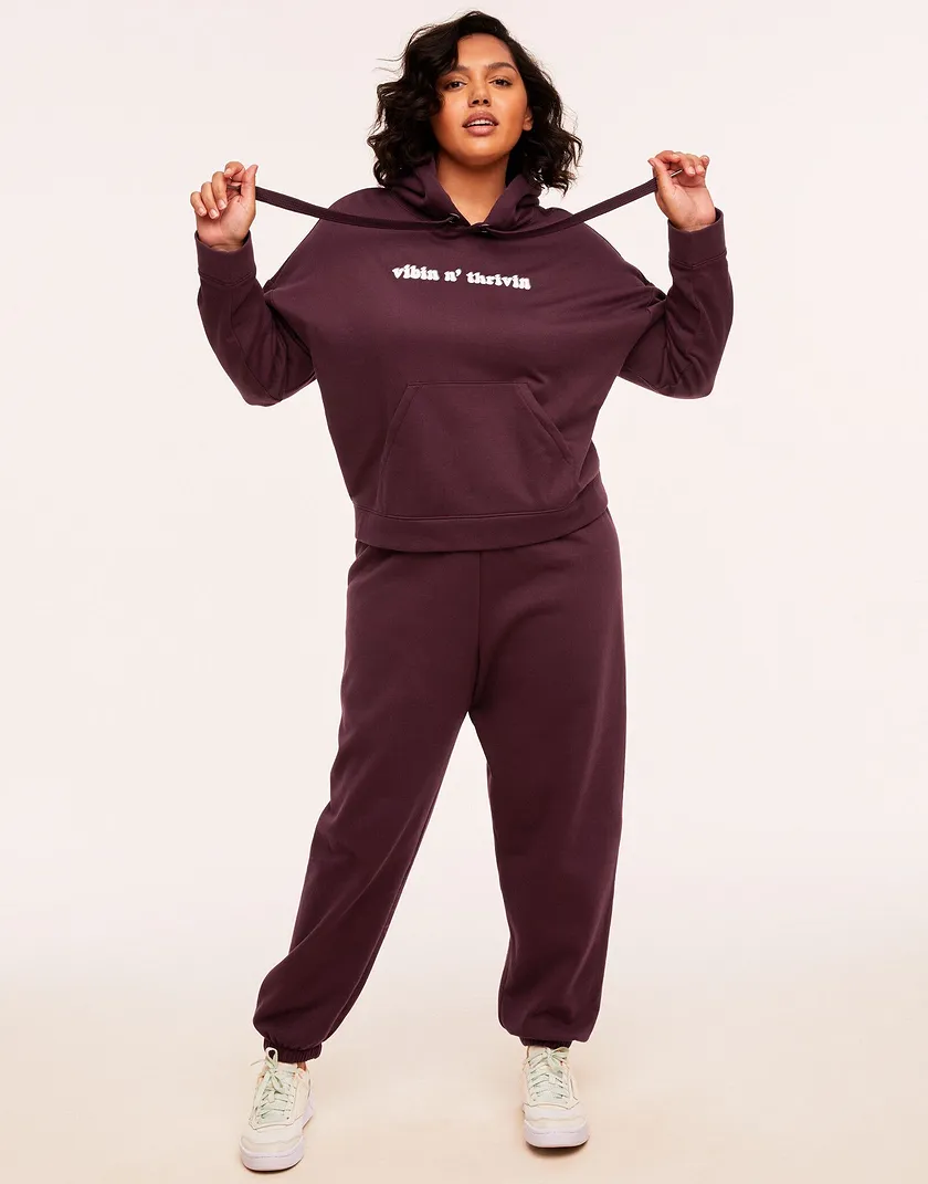 Kaylie Red Plus lounge bundle Model 5
