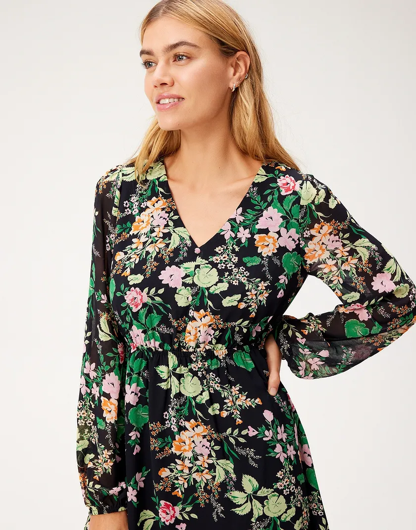 Kirsten Dress Black Floral dresses bundle Model 3