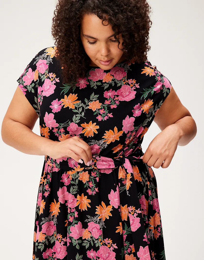 Polly Dress Black Floral Plus dresses bundle Model 5