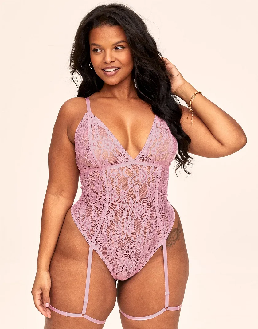 Clarisse Light Pink Plus Unlined lingerie bundle Model 2