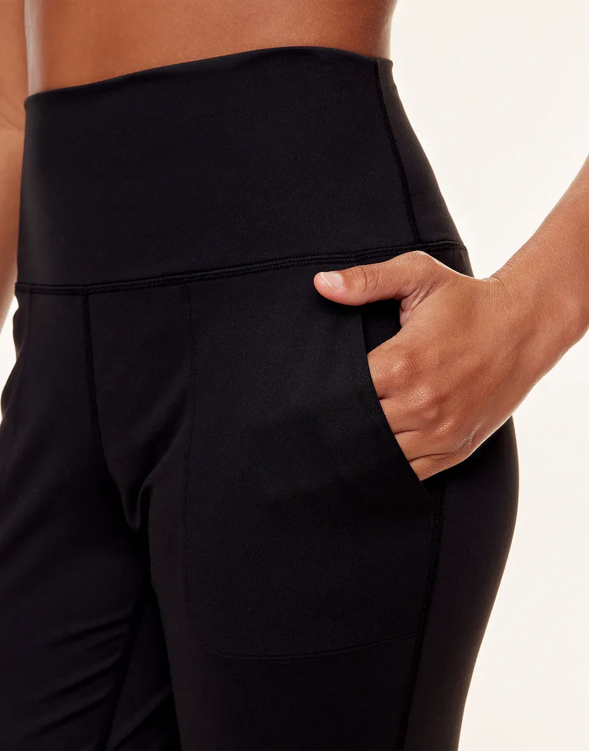 Cora Cozy Jogger Black activewear bundle Model 4