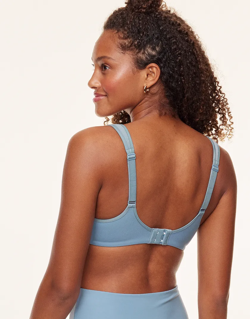 Maho Medium Blue Contour activewear bundle Model 6