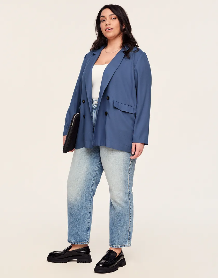 Lora Blazer Dark Blue Plus outerwear bundle Model 2