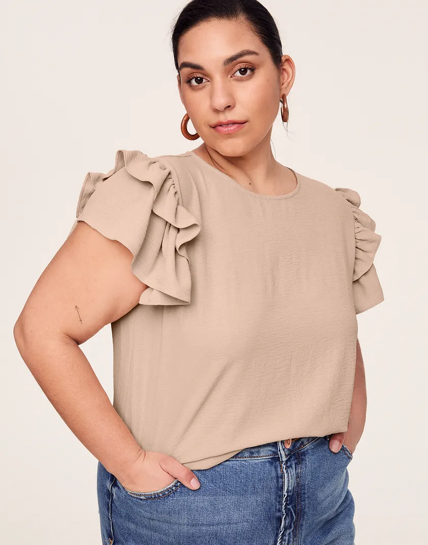 Winnie Top Medium Beige Plus tops bundle Model 1