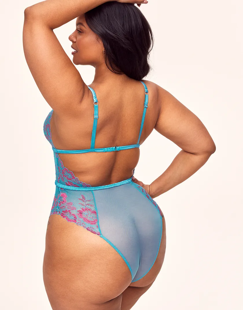 Calissa Medium Blue Plus lingerie bundle Model 4
