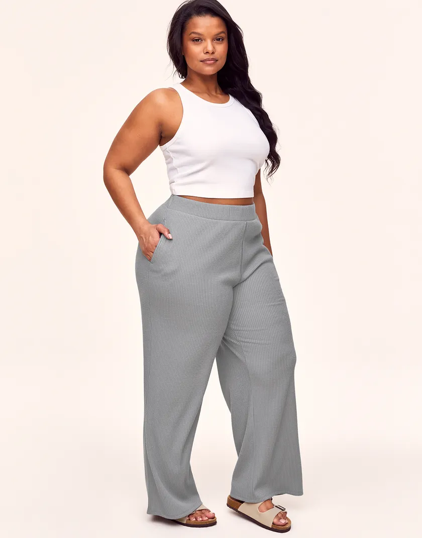 Riley Rib Medium Gray Plus lounge bundle Model 2