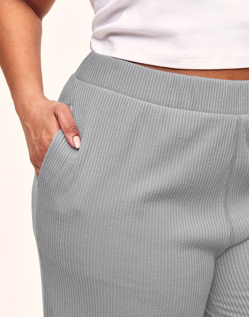 Riley Rib Medium Gray Plus lounge bundle Model 5