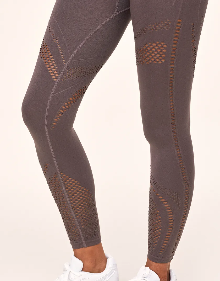 Skylar Seamless Legging Gray activewear bundle Model 4
