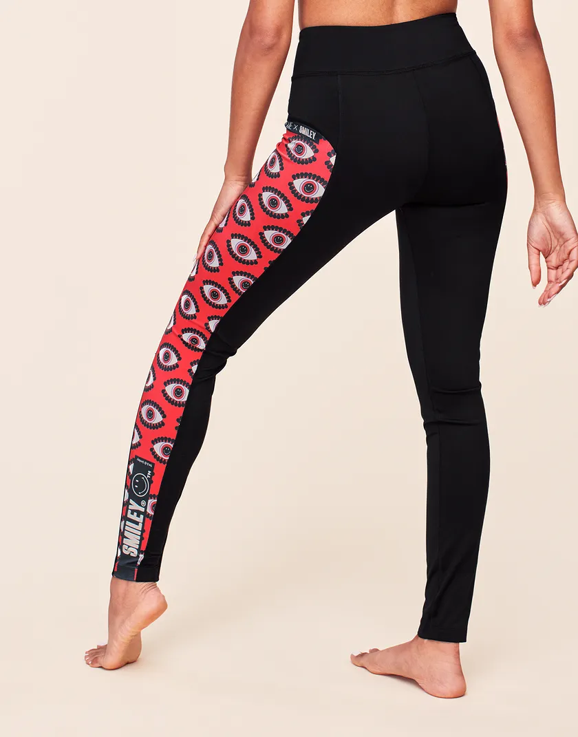Adore Me x SMILEY Legging Convo Red activewear bundle Model 4