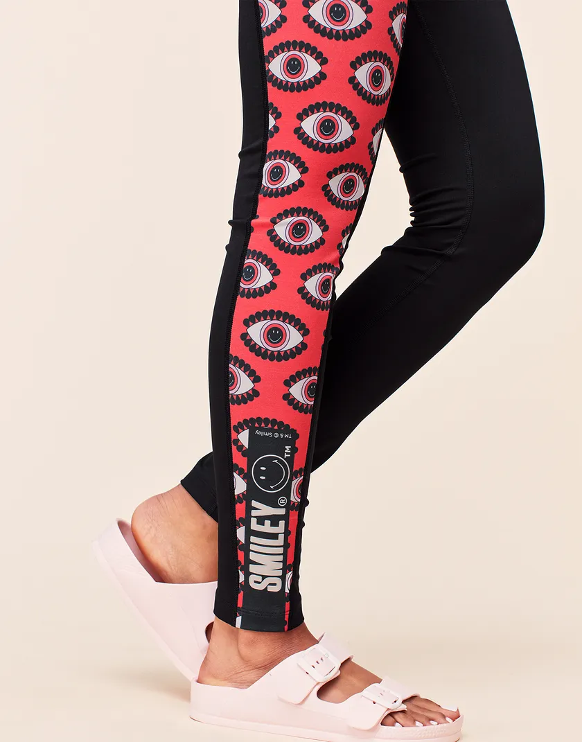 Adore Me x SMILEY Legging Convo Red activewear bundle Model 3