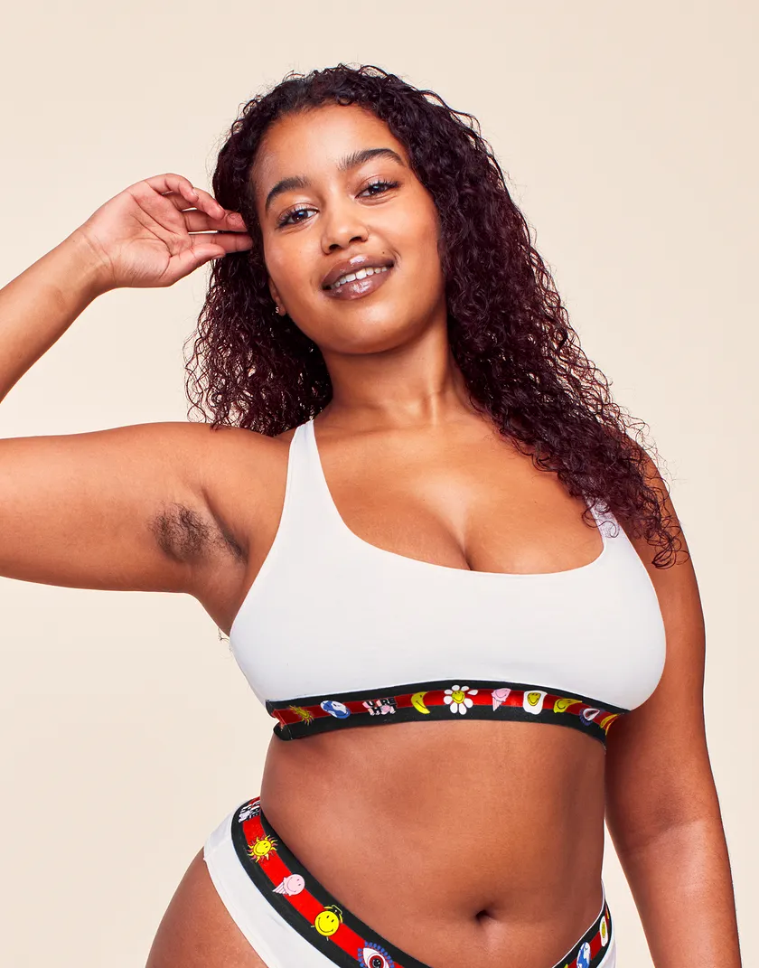 Adore Me X SMILEY Convo White 2 Plus Unlined bra bundle Model 2