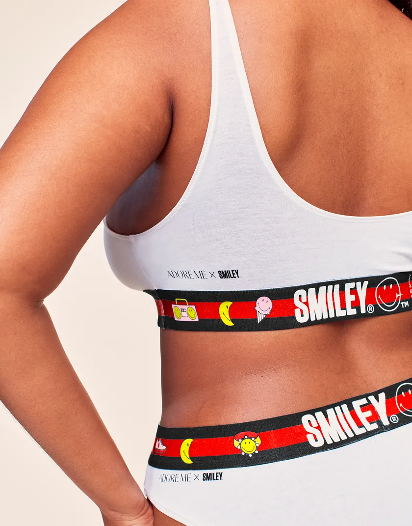 Adore Me X SMILEY Convo White 2 Plus Unlined bra bundle Model 5