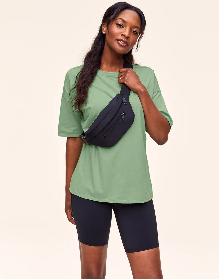 Lyla T-Shirt Medium Green tops bundle Model 4