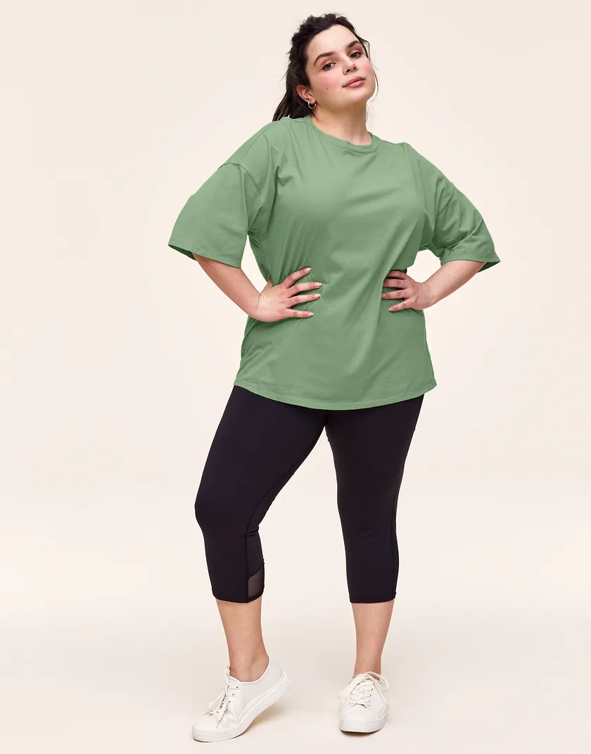Lyla T-Shirt Medium Green Plus tops bundle Model 2