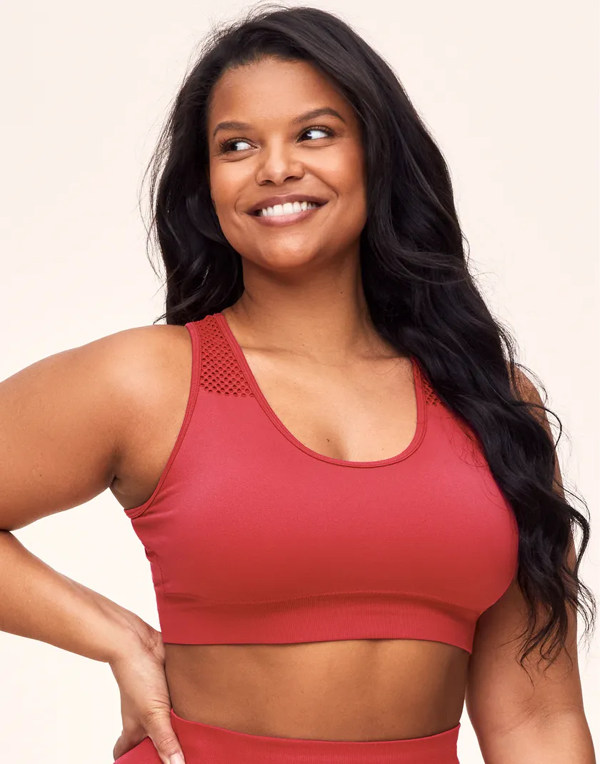 Skylar Seamless Bra Dark Pink Plus Lined activewear bundle Model 2