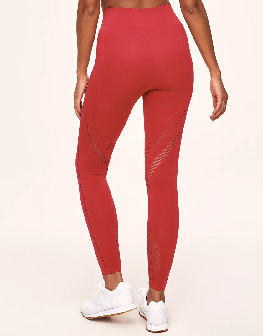 Skylar Seamless Legging Dark Pink activewear bundle Model 6