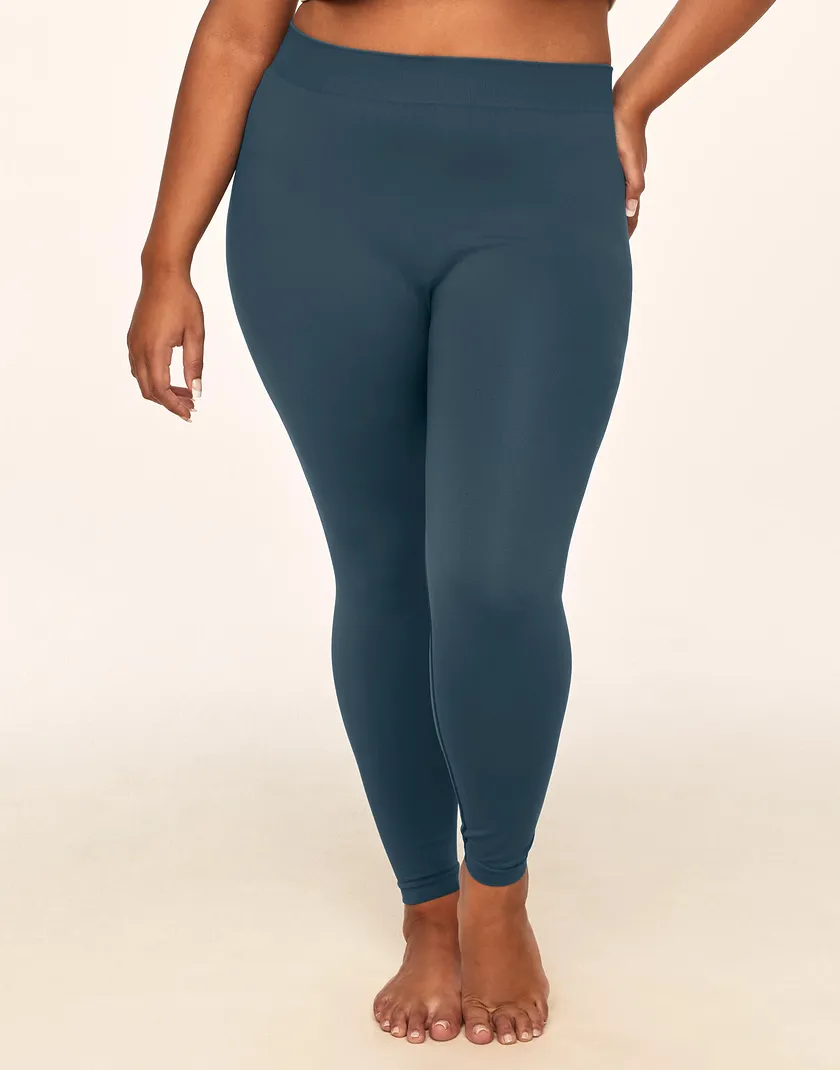 The Everyday Legging Dark Gray Plus legwear bundle Model 2