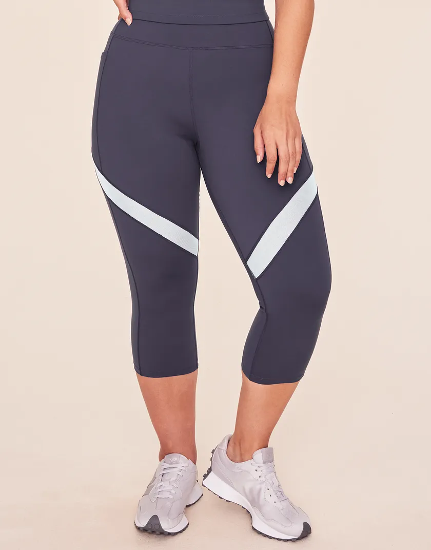 Cali Ventilation Crop Dark Gray Plus activewear bundle Model 2