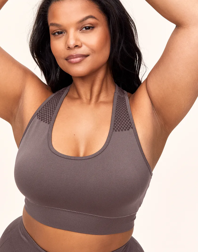 Skylar Seamless Bra Gray Plus Lined activewear bundle Model 5