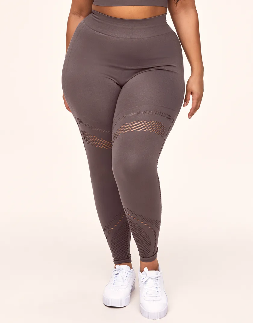 Skylar Seamless Legging Gray Plus activewear bundle Model 2
