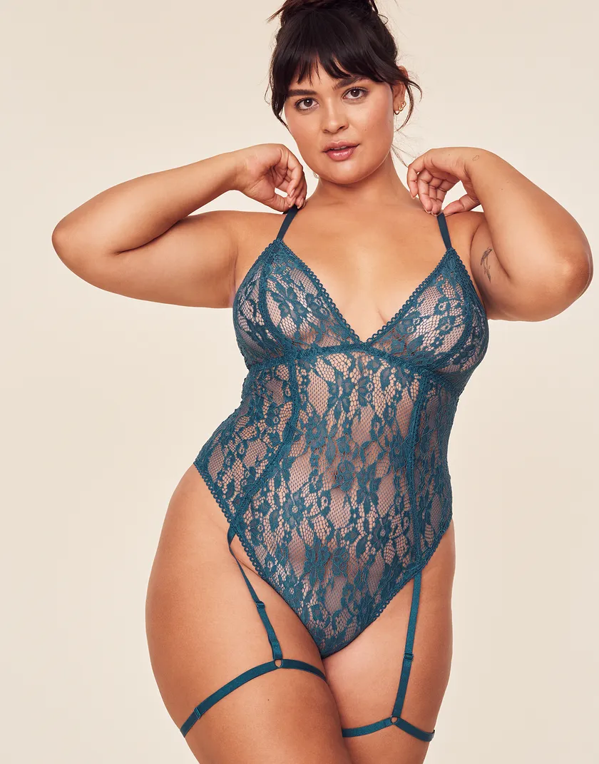 Clarisse Dark Blue Plus Unlined lingerie bundle Model 2