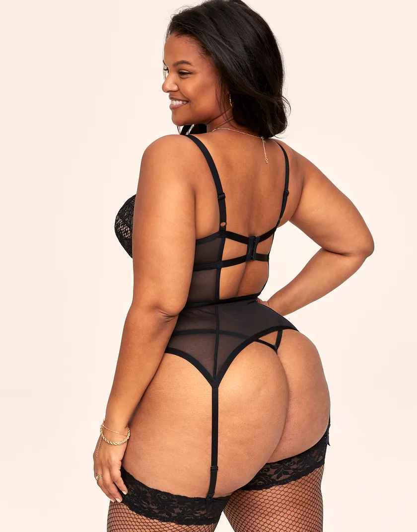 Naya Black Plus Unlined corset bundle Model 6