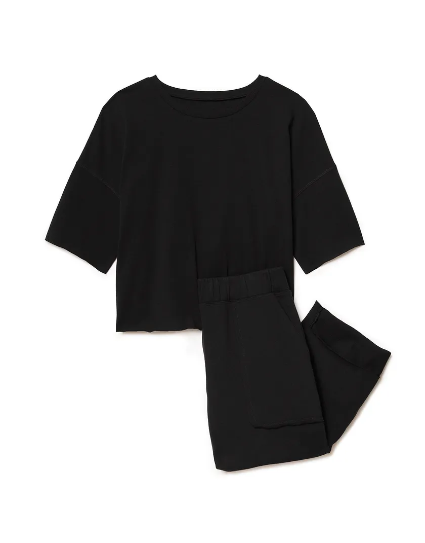 Avery Black lounge bundle Still 3