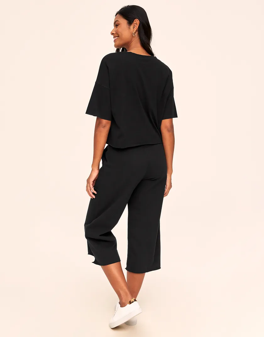 Avery Black lounge bundle Model 6