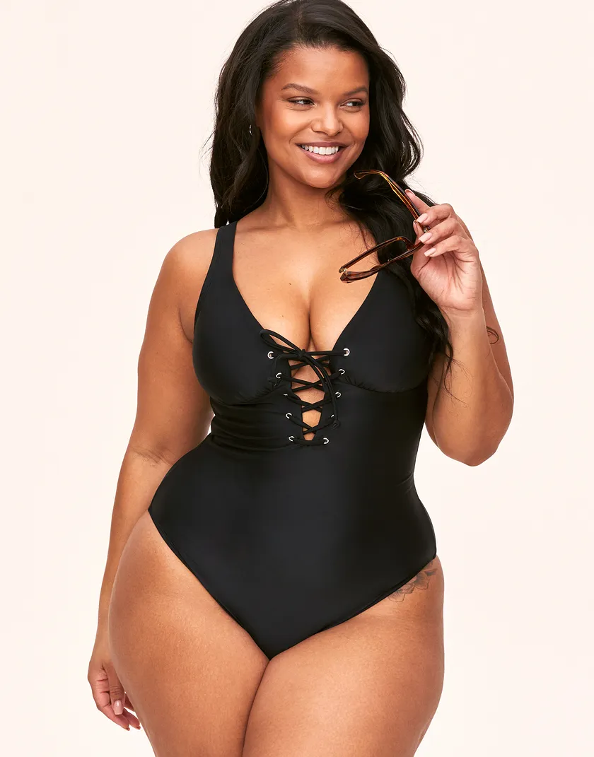 Evangeline Black Plus Contour swimwear bundle Model 1