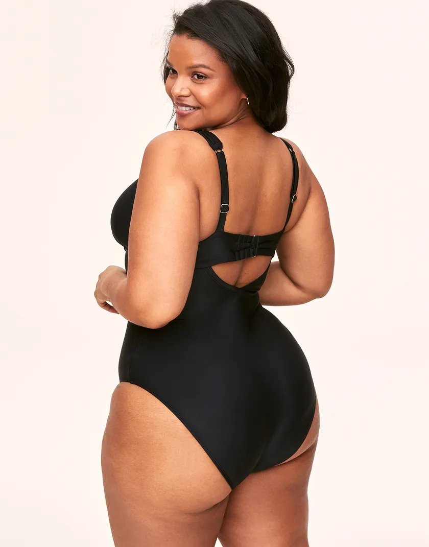 Evangeline Black Plus Contour swimwear bundle Model 4