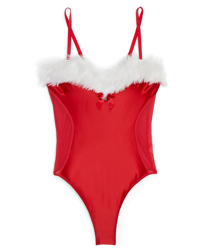 Clausette Dark Red lingerie bundle Still 2