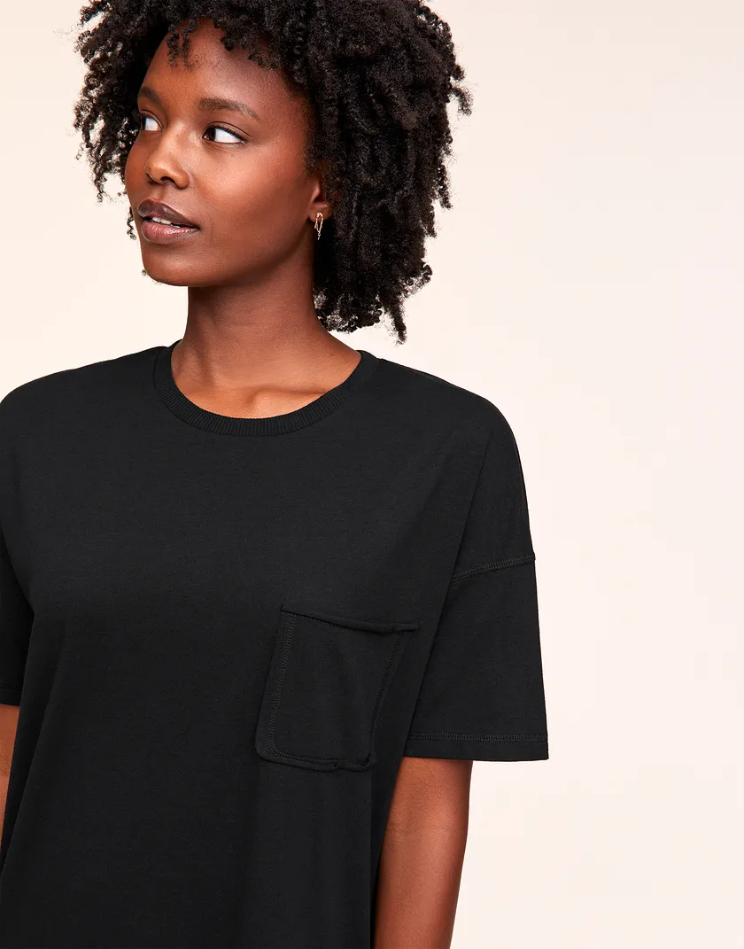 Devyn Black lounge bundle Model 2