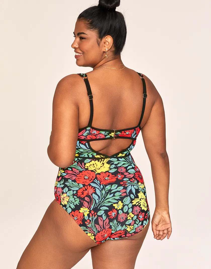 Andressa Floral Black Plus Lightly Lined swimwear bundle Model 4