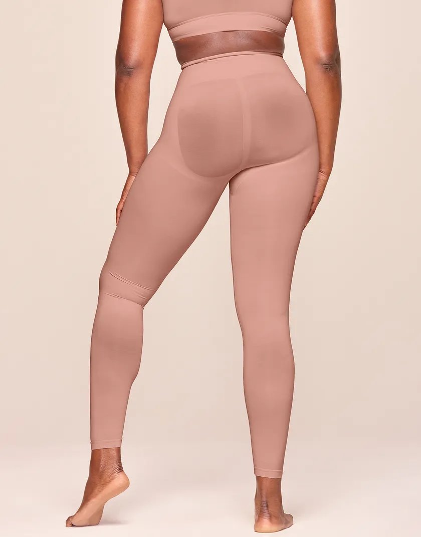 Lilya Medium Pink Plus legwear bundle Model 5