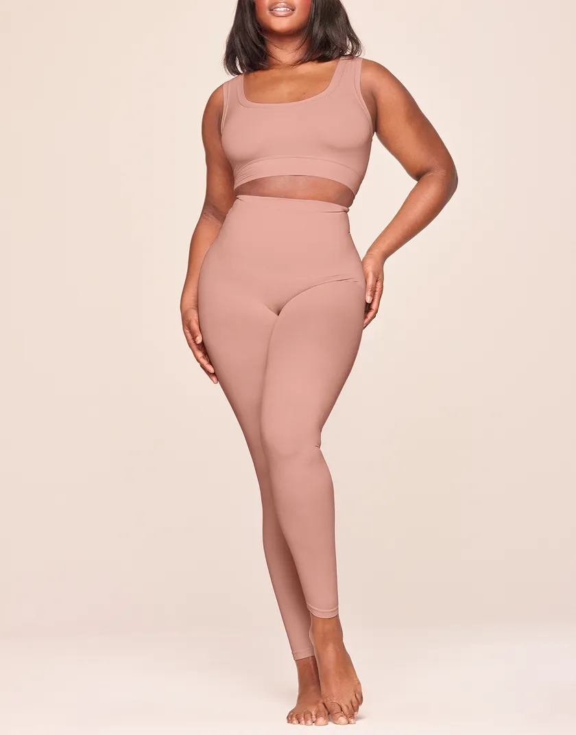 Lilya Medium Pink Plus legwear bundle Model 1