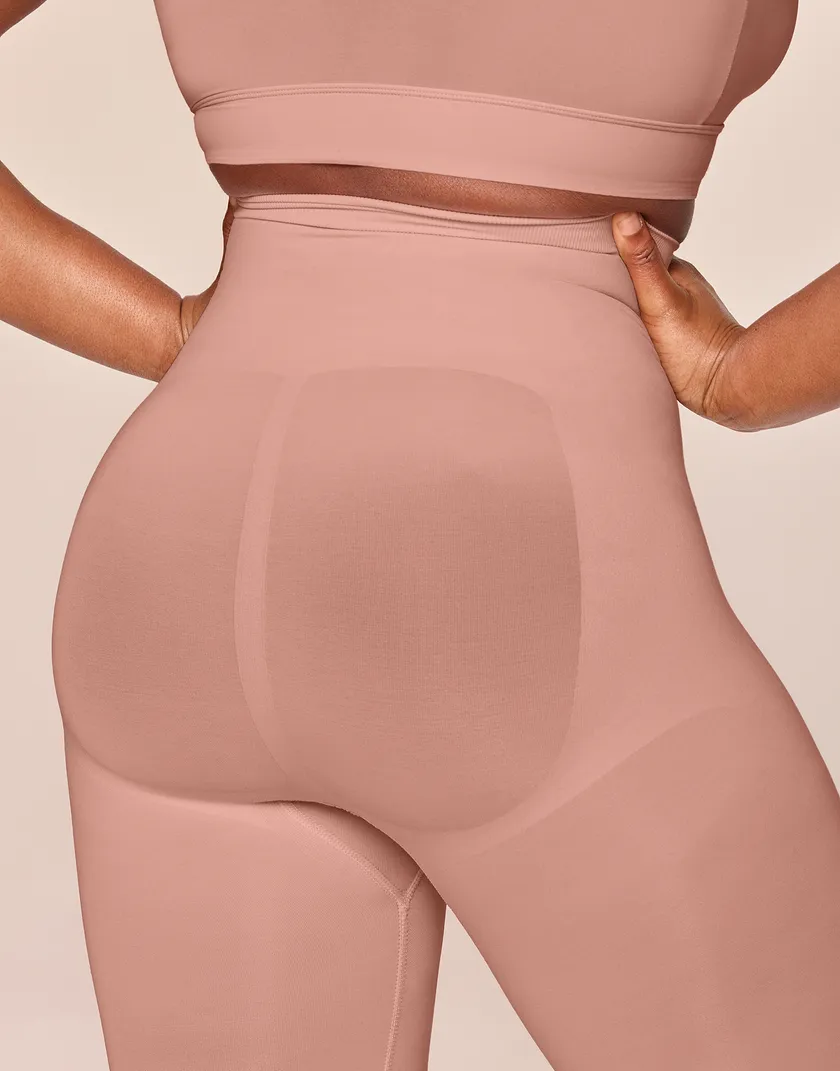Lilya Medium Pink Plus legwear bundle Model 4