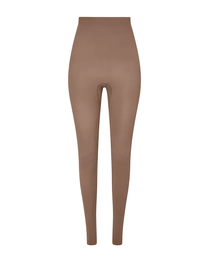 Lilya Medium Beige legwear bundle Still 3